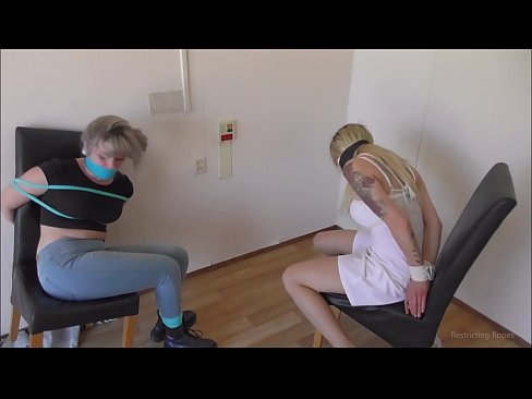 ❤️ Bağımlı / bağlı ve ağzı tıkalı / sıkıntı içinde küçük hanım ❌ Porno bizde