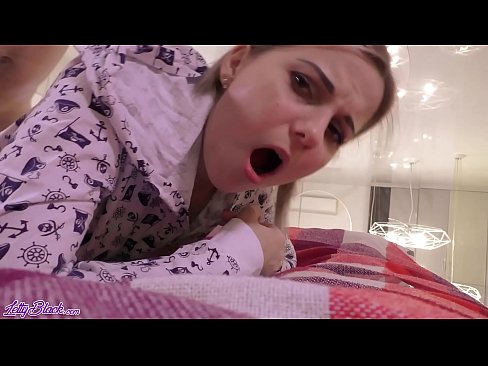 ❤️ Seksi anne yutmak ve pregistyle seks - boşalmak yakın çekim ❌ Porno bizde